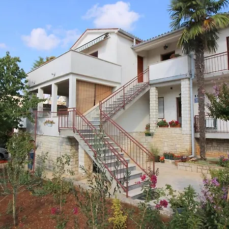 Apartment Anka In Mit Terrasse Nahe Altstadt Porec